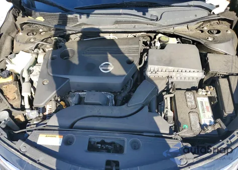 2015 Nissan Altima 2.5 из США, поврежденный, VIN 1N4AL3AP5FC102481